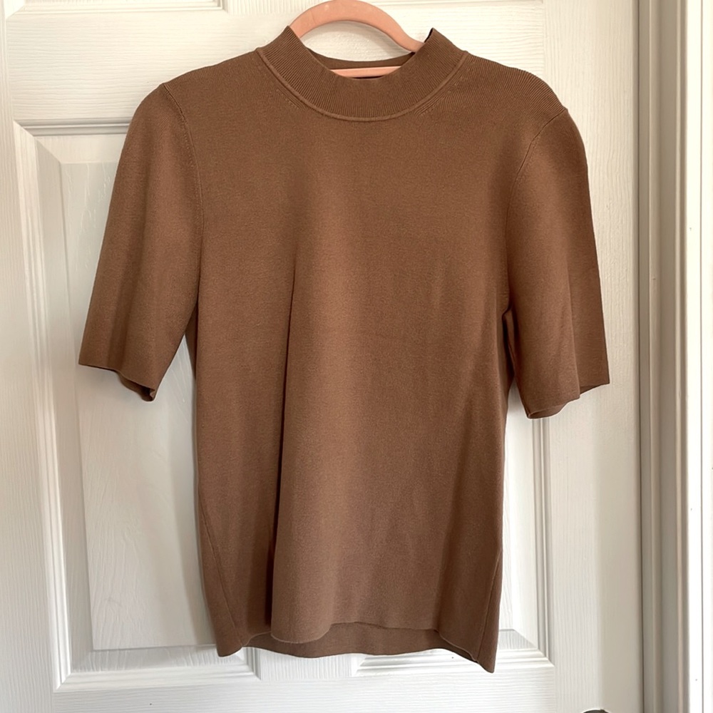 Banana Republic short sleeved mock turtleneck